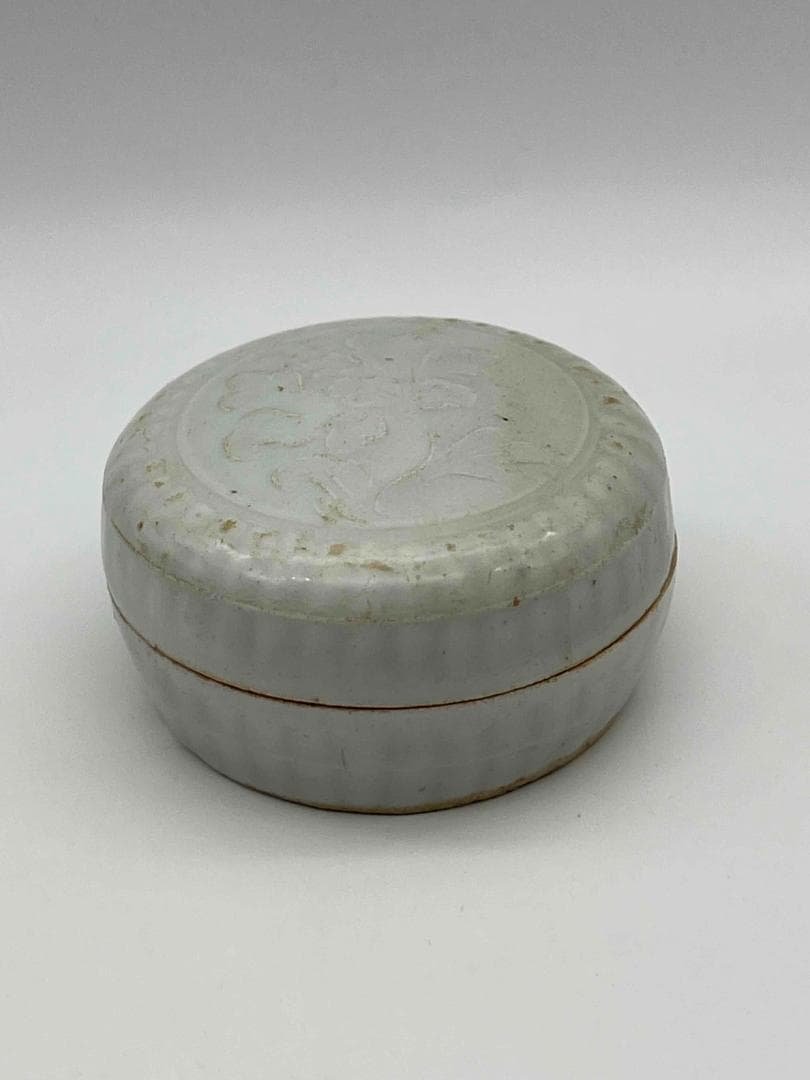 宋時代　青瓷 牡丹花卉紋香盒 粉盒 茶入　茶道具　影青 唐物古賞物(F-108)